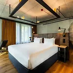 Готель The Bridge - Mgallery 5*