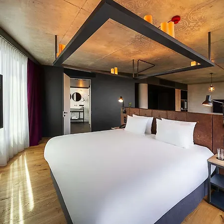Готель The Bridge - Mgallery 5*
